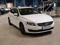 Begagnad Volvo V60 Kinetic 152 HK (111 kW) 2017 Vit Kombi