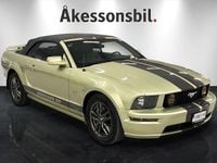 Begagnad Ford Mustang GT 301 HK (221 kW) 2006 Lgrön Cab
