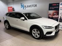 Begagnad Volvo V60 CC Momentum 197 HK (144 kW) 2022 Vit Kombi
