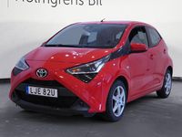 Begagnad Toyota Aygo X-play 72 HK (52 kW) 2021 Röd Halvkombi