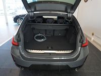 begagnad BMW 330e xDrive Touring M-Sport Innovation Comfort Drag hk