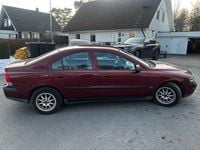 Begagnad Volvo S60 Business Edition 170 HK (125 kW) 2001 Vinröd metallic Sedan