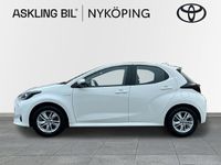 begagnad Toyota Yaris Hybrid Active Komfort-pkt 2021, Halvkombi