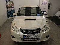 Begagnad Subaru Legacy 150 HK (110 kW) 2011 Vit Kombi