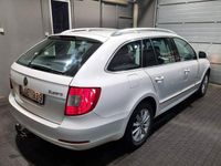 Begagnad Skoda Superb Ambition 125 HK (91 kW) 2011 Vit Kombi