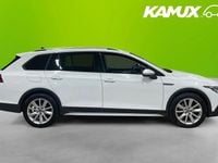 Begagnad VW Golf Alltrack 200 HK (147 kW) 2022 Vit Kombi