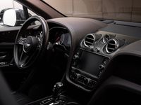 begagnad Bentley Bentayga Hybrid Svensksåld OBS SPEC 1 Ägare 2020, Personbil