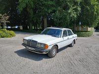 Begagnad Mercedes 200 109 HK (80 kW) 1985
