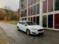 begagnad Ford Focus Kombi 1.5 TDCi Automat Powershift Euro 6 momsbil