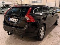 Begagnad Volvo V60 Momentum 150 HK (110 kW) 2010 Svart Kombi