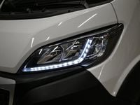Begagnad Peugeot Boxer 165 HK (121 kW) 2023 Vit Van
