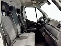 Begagnad Renault Master 150 HK (110 kW) 2023 Vit Minibuss