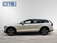 Begagnad Volvo V60 CC Pro 197 HK (144 kW) 2022 Birch light metallic Kombi