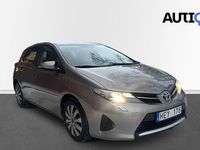 Begagnad Toyota Auris Multidrive S 132 HK (97 kW) 2013 Brun Halvkombi