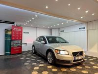 Begagnad Volvo C30 Momentum 220 HK (161 kW) 2006 Vit Halvkombi