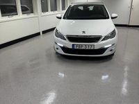 Begagnad Peugeot 308 SW Active 110 HK (80 kW) 2016 Vit Kombi