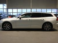 Begagnad Volvo V60 Momentum 253 HK (186 kW) 2020 Vit Kombi