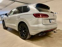 begagnad VW Touareg Hybrid R-Line 462 HK Panorama 22"Alu