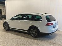 Begagnad VW Golf Alltrack 180 HK (132 kW) 2016 Vit Kombi