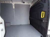 Ny Iveco Daily 136 HK (100 kW) 2025 Vit Van