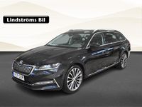 Begagnad Skoda Superb 220 HK (161 kW) 2022 Svart Kombi