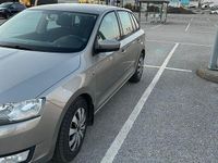 Begagnad Skoda Rapid 90 HK (66 kW) 2015 Ljusbrun Halvkombi