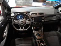 Begagnad Nissan Leaf Acenta 110 kW (150 HK) 2023 Red solid Halvkombi