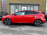 begagnad Ford Focus 5-D 1.0 Eco SNYGG TOPPFIN BILLIG I DRIFT 2016, Halvkombi