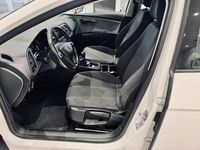 Begagnad Seat Leon Style 131 HK (96 kW) 2020 Vit Halvkombi