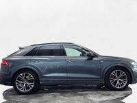 Begagnad Audi Q8 S-Line 463 HK (340 kW) 2022 Grå SUV