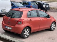 begagnad Toyota Yaris 5-dörrar 1.3 VVT-i skattad O Besikta