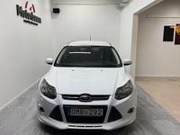 Begagnad Ford Focus Titanium 125 HK (91 kW) 2013 Vit Kombi