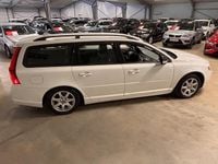 Begagnad Volvo V70 Momentum 200 HK (147 kW) 2009 Vit Kombi