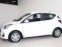 Begagnad Hyundai i10 Comfort 67 HK (49 kW) 2017 Vit Halvkombi