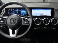 Begagnad Mercedes GLA200 163 HK (119 kW) 2021 Blå SUV