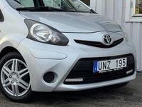 Begagnad Toyota Aygo 68 HK (50 kW) 2012 Silver Halvkombi