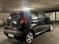 Begagnad Peugeot 107 68 HK (50 kW) 2008 Svart Halvkombi