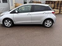 Begagnad Toyota Yaris 99 HK (72 kW) 2014 Halvkombi