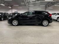 Begagnad Volvo V40 CC Momentum 150 HK (110 kW) 2017 Svart Kombi