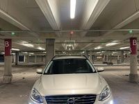 Begagnad Volvo XC60 190 HK (139 kW) 2017 Ljusbeige SUV