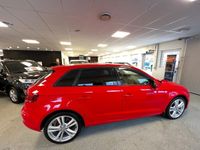 begagnad Audi A3 1.6TDI-Attraction-NYSERVAD-NYBYTT KAMREM-NAVI-Euro 5