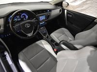 begagnad Toyota Auris Hybrid e-CVT 136 HK AUT NAVI SKINN M&K PDC 16"