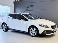 Begagnad Volvo V40 CC Momentum 116 HK (85 kW) 2014 Vit Kombi