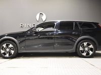 begagnad Volvo V60 CC B4 197 HK AUT AWD MOMENTUM DRAG VOC