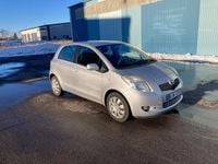 Begagnad Toyota Yaris 87 HK (63 kW) 2007 Silvermetallic Halvkombi