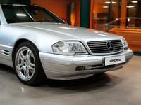Begagnad Mercedes SL320 231 HK (169 kW) 1998 Ljusgrå Cab