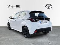 Begagnad Toyota Yaris Hybrid Active 117 HK (86 kW) 2022 Vit Halvkombi