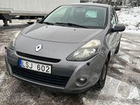 Begagnad Renault Clio R.S. 75 HK (55 kW) 2011 Halvkombi