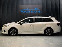 Begagnad Toyota Avensis Multidrive S 152 HK (111 kW) 2017 Vit Kombi