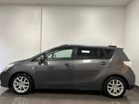 begagnad Toyota Verso 2.2 D-4D Navi / B-Kam / Drag / M-Värme